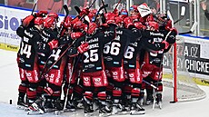 Radost hradeckých hokejist po postupu do semifinále extraligy.