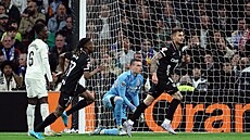 Hrái Leganés slaví gól do sít Realu Madrid.