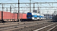 V Praze-Libni dnes dopoledne osobní vlak projel návstidlo zakazující jízdu....