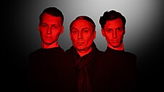 Vojt�ch Vodochodský, Robert Miklu� a Jan Cina v klasickém nasvícení pro plakát...