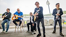 Skupina Chinaski zahrála v Hradci Králové dv� písni�ky jako ochutnávku chystané...