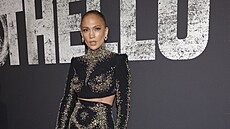 Jennifer Lopezová na premié�e divadelní inscenace Othello (New York, 23. b�ezna...