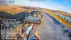 Rusové úto�í na ukrajinskou techniku u Belgorodu.