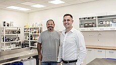 Bundalovi, zakladatelé rodinné firmy Panakeia. Na snímku mladý podnikatel...