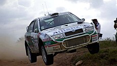 Vynikajícím zpsobem vstoupil do Safari rallye nmecký automobilový závodník...