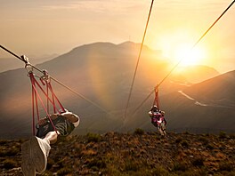 Má 2 830 metr� na délku, co� z ní oficiáln� �iní nejdel�í zip-line na sv�t�....