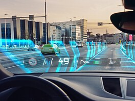 Autonomní doprava. Aktuální, t�etí stupe� umo�ní p�edat �ízení automatu. �ofér...