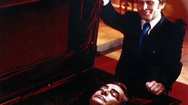 Bruce Glover a Sean Connery ve filmu Diamanty jsou v��né (1971)