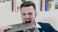 Projektový manaer Lín Petr Kuba u fotbal aktivn nehraje. Kopanou ale...