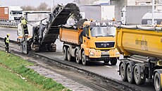 Na Praském okruhu v úseku od ústí Lochkovského tunelu ke sjezdu na Slivenec...