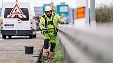 Na Praském okruhu v úseku od ústí Lochkovského tunelu ke sjezdu na Slivenec...