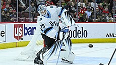 Karel Vejmelka rozehrává kotou�.