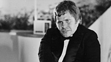 Bruce Glover a Sean Connery ve filmu Diamanty jsou v��né (1971)