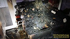 V Plasích na Plzesku se mu pokusil zabít. Polil se tekutinou a zapálil. (30....