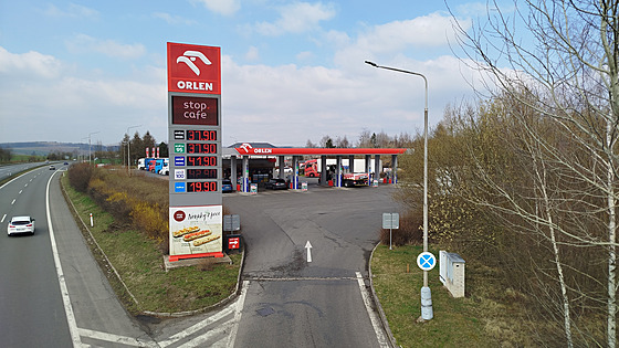 Redakce MF DNES nav�tívila na konci b�ezna �trnáct �erpacích stanic po celém...