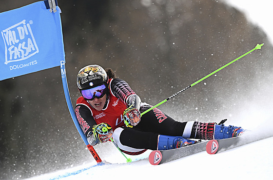 Federica Brignoneová na trati ob�ího slalomu v rámci italského �ampionátu t�sn�...