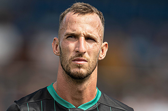 Matj Hyb, fotbalista praských Bohemians, ped srpnovým ligovým zápasem na...