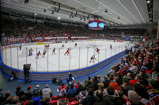 Pohled na vyprodané hledi�t� v �eských Bud�jovicích