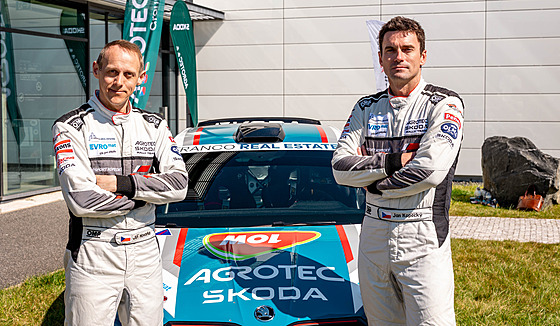 Jan Kopecký (vpravo) a jeho nový navigátor Ji�í Hovorka.