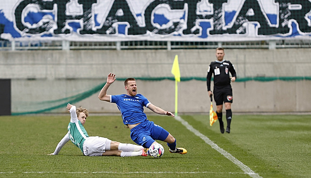 ONLINE: Baník v poháru vede v Jablonci, Sparta proti Teplicím se sedmi změnami