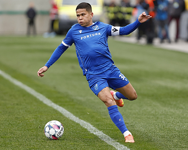 Ewerton stvrdil odchod z Ostravy do Pyramids, předtím se rozloučil s fanoušky