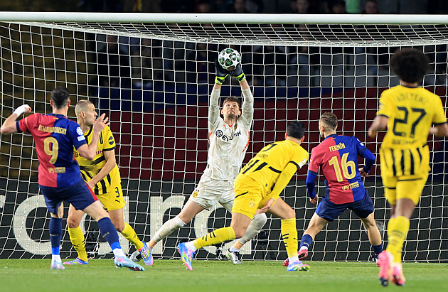 ONLINE: Barcelona vede nad Dortmundem, Paříž srovnává s Aston Villou