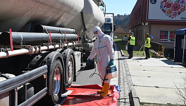 Lidé budou moci do obor, končí kontroly u rakouských hranic kvůli slintavce