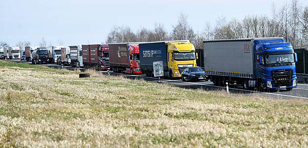 Další z paradoxů Green Dealu: prázdné tratě, přeplněné dálnice