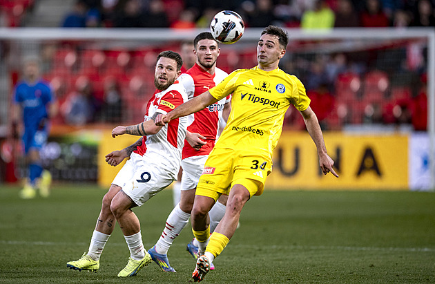 ONLINE: Olomouc - Slavia, hosté výhrou mohou stvrdit titul. Přiletěl i majitel Tykač