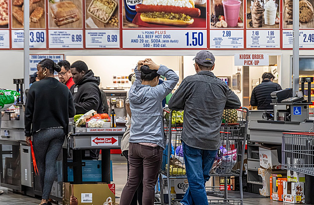 Žádné lednové nákupy. Čím dál víc Američanů se připojuje k novému trendu