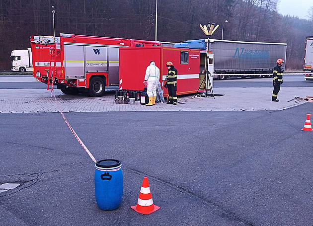 VIDEO: Hororové scény v Maďarsku. Ze země bublá tajemná červená tekutina