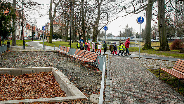 Park Dukelská zabírá plochu mezi ulicí Dukelská a ekou Malí.