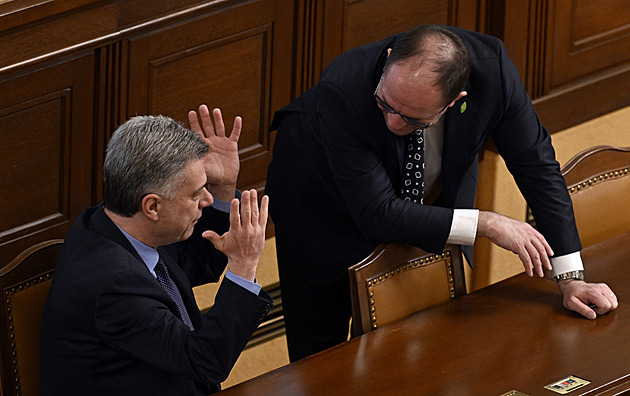 Poslanci mění trestní zákoník, utkají se o podobu dětského certifikátu