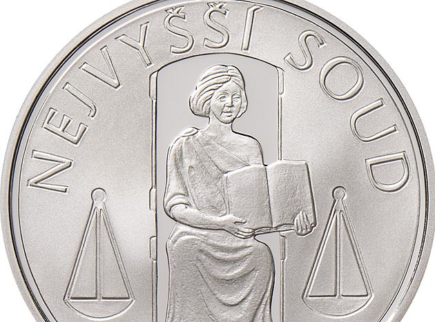 Rubová strana pam�tní mince Nejvy��ího soudu.