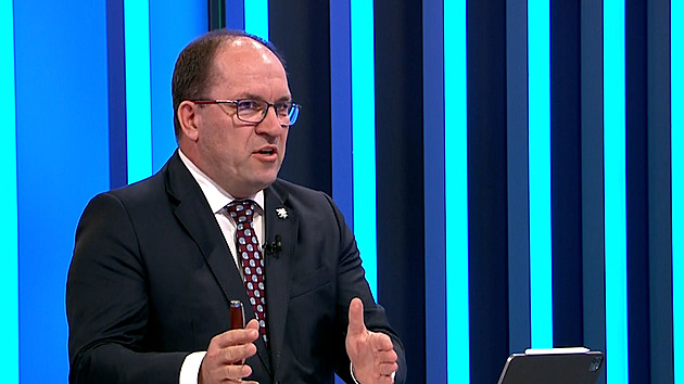 Spravedlnost, či Trumpův mír? Pravdu mají ministr Výborný i Radim Fiala