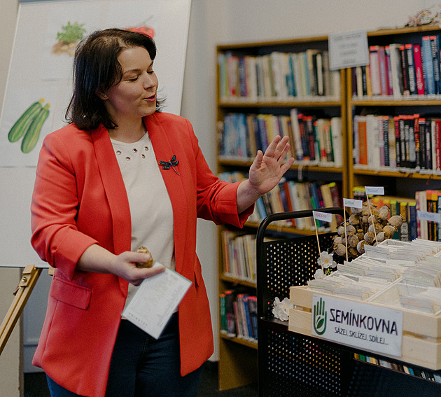 Za zrodem Semínkovny stojí Pavlína Remeová z rodinné farmy Koeny.