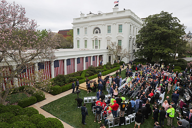 Trump zavádí reciproční cla pro celý svět, dovoz z Evropy se prodraží o 20 procent