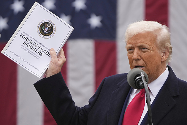 Trump se vrací s novým pokusem o cla. Chce jimi trestat nucenou práci