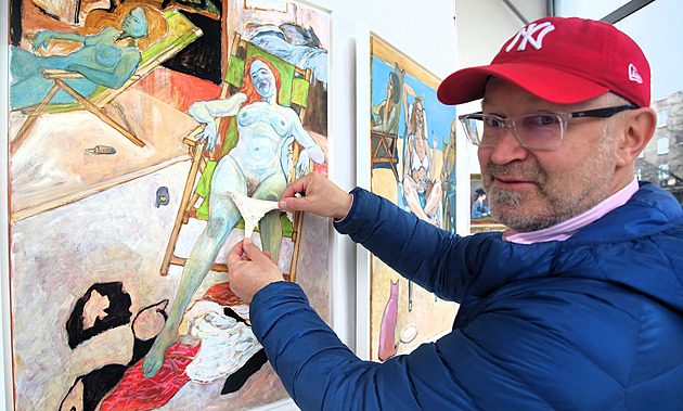 Jií Boudník vystavuje své akty v plzeské galerii na Slovanech. Jeden z obraz...