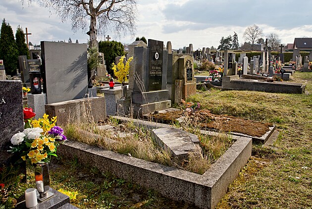 Ve staré ásti hbitova v Plzni-Doudlevcích ukonila správa mstských hbitov...