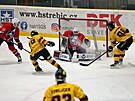 Ve tvrtfinle play off si jihlavt hokejist (ve lutm) ve tyech zpasech...