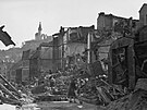Ulice Mal hradebn v st nad Labem po bombardovn