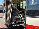 Nehoda autobusu MHD blokuje kiovatku ve vehlov ulici na Praze 15. (4. dubna...