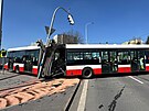 Nehoda autobusu MHD blokuje kiovatku ve vehlov ulici na Praze 15. (4. dubna...