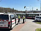 Nehoda autobusu MHD blokuje kiovatku ve vehlov ulici na Praze 15. (4. dubna...