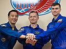 Nová posádka na ISS, která do vesmíru vyrazila lodí Sojuz MS-27. Dva rutí...
