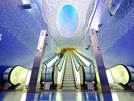 V Neapoli se toho nebojí. A vy se padesátimetrové hlubiny, do ní� vás veze...