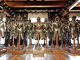 Kdy� si o sto let pozd�ji zbrojnici prohlédne císa�ovna Marie Terezie, neubrání...