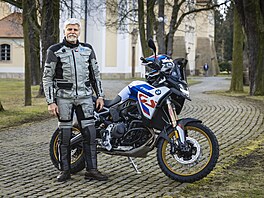 Prezident Petr Pavel si poídil loskou novinku BMW F900GS.