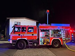 Poár domu v Hluín na Opavsku, uvnit objektu hasii nali mrtvého mue. (4....